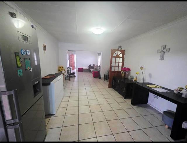 3 BEDROOM CLUSTER FOR SALE IN RHODESFIELD